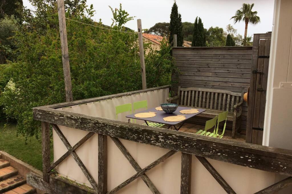 Appartement à 100 m du village de porquerolles Porquerolles Exterior foto